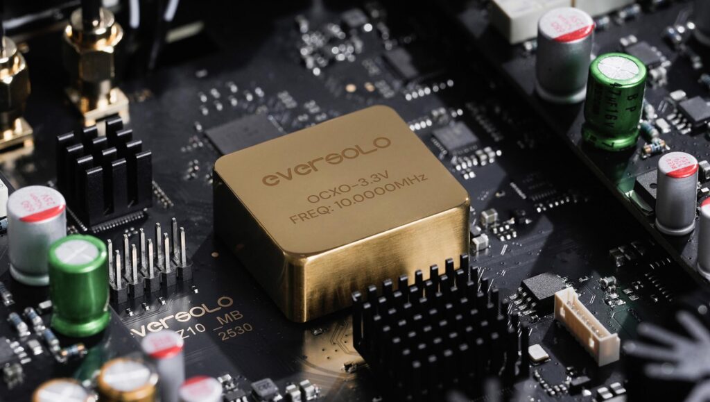 DAC-Z10 - Oscylator Kwarcowy OCXO z Kontrolą Temperatury | Technologia Phase-Locked Loop
